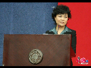 Tie Ning, la présidente de l'association des écrivains chinois, participe à la cérémonie.
