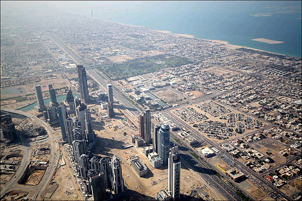 Vue aérienne depuis la Burj Khalifa (Tour de Dubaï)