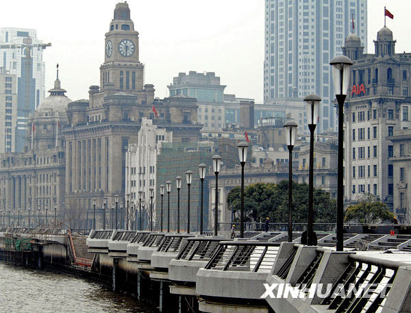 Photo : Des grilles rénovées selon le style ancien dans le quartier de Binhai, photo prise le 9 janvier. 