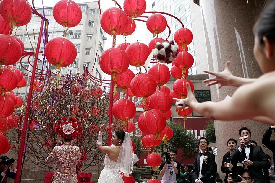 Un mariage est célébré le premier jour de la nouvelle année à Hongkong.