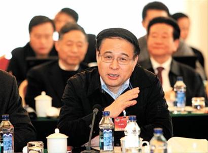 Le conseiller politique en chef de Shanghai Feng Guoqin prononce un discours