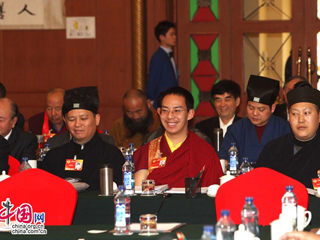Portrait : le 11e Panchen Lama, le plus jeune membre de la CCPPC entre en action