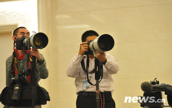 Les équipements photographiques des journalistes de deux sessions