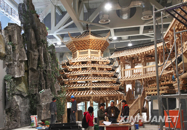 Le 3 avril, l'aménagement du pavillon provincial du Guizhou dans le pavillon de la Chine.