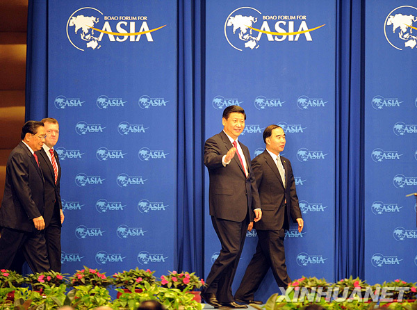 Le vice-président chinois Xi Jinping a assisté à la cérémonie d'ouverture et va prononcer un discours. 