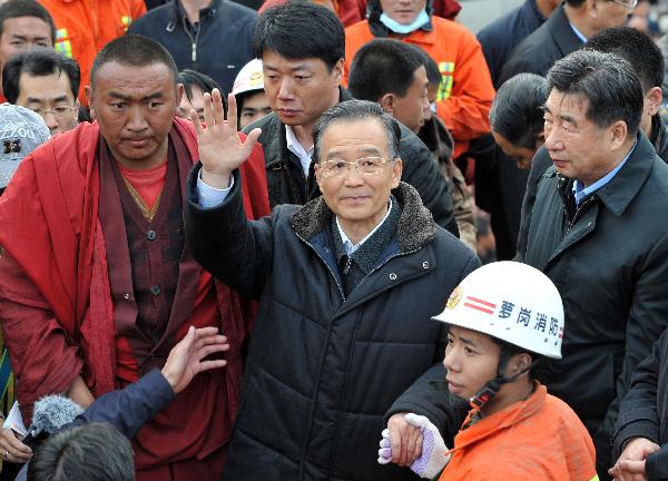 Le Premier ministre chinois Wen Jiabao est arrivé jeudi après-midi dans la préfecture de Yushu dans la province du Qinghai (nord-ouest) après trois heures de vol. 