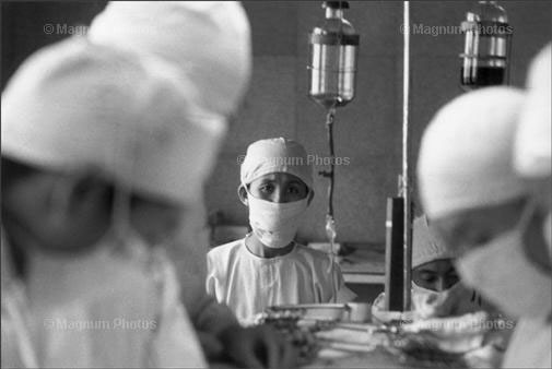 En 1965, une opération du cœur sur une fillette de 12 ans. 
