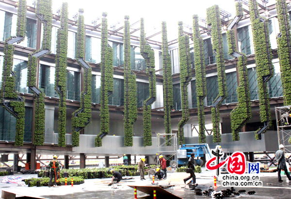 Le jardin vertical du pavillon de la France à l&apos;Exposition universelle de Shanghai