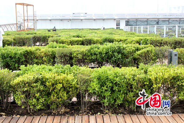 Le jardin sur le toit du pavillon de la France à l&apos;Exposition universelle de Shanghai