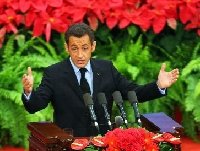 Sarkozy met l'accent sur le partenariat 'global' et 'stratégique' entre la France et la Chine