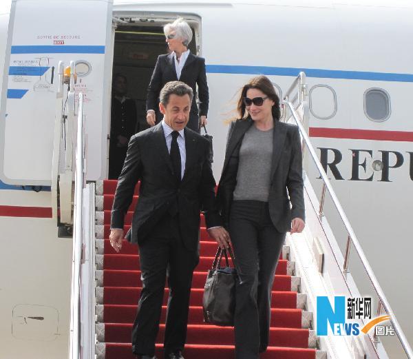 Sur invitation du président chinois Hu Jintao, le président français Nicolas Sarkozy est arrivé le 28 avril à l'aéroport international Xianyang de Xi'an, capitale de la province du Shaanxi (ouest de la Chine), entamant une visite d'État en Chine de trois jours.