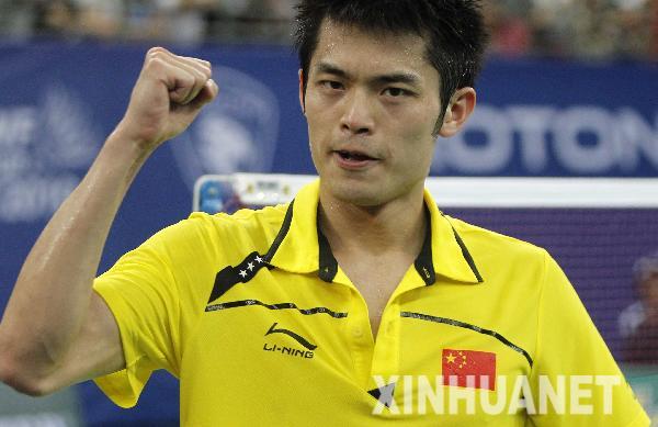 Le Chinois Lin Dan bat le célèbre joueur indonésien Taufik Hidayat.