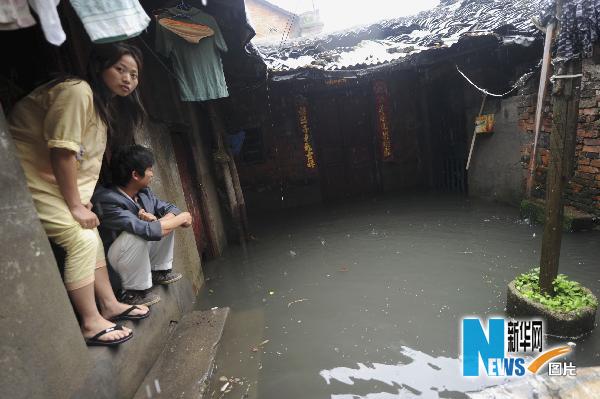 Le 18 mai, une cour inondée de la ville de Nanchang, dans la province du Jiangxi. 