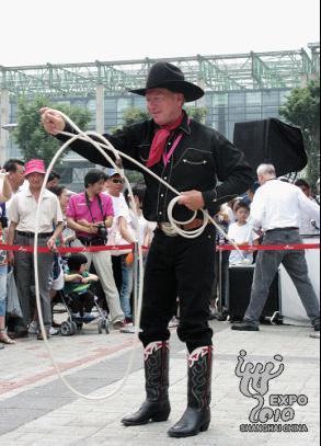 Un cow-boy du Texas montre ses talents.