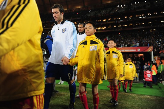 Coupe du monde : Messi accompagné par un garçon chinois