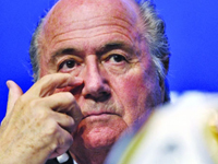 Blatter s'excuse auprès de l'Angleterre et du Mexique et parle enfin de vidéo