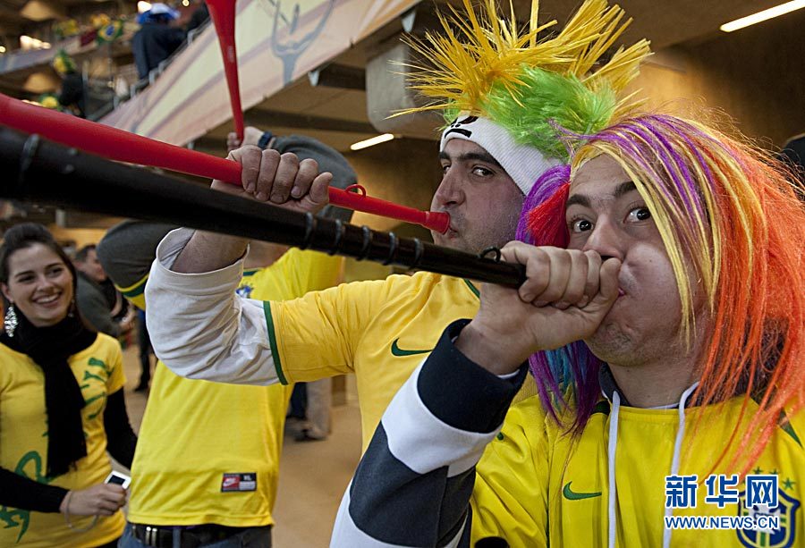 Les articles « made in China » sont omniprésents dans cette Coupe du monde d&apos;Afrique du Sud. Les chaises du stade, les vuvuzelas, les peluches de la mascotte Zakumi, même les maillots des joueurs… en d&apos;autres termes, la plupart des articles sont probablement fabriqués en Chine. 