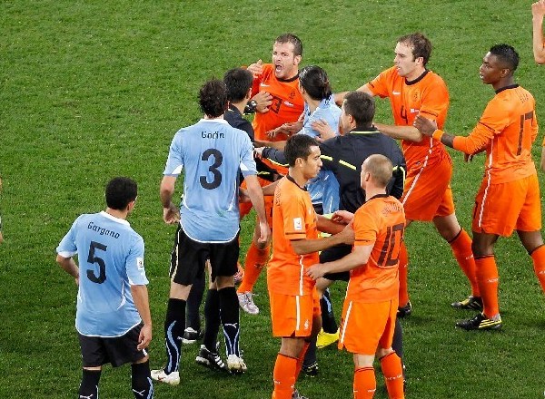 Coupe du monde : bagarre vers la fin du match Uruguay-Pays-Bas