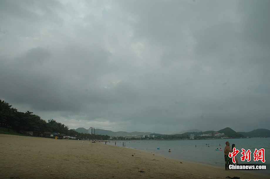 Le 15 juillet, le ciel de Sanya était couvert de nuages noirs.