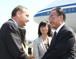 Arrivée du président du Parlement chinois en Suisse pour une visite officielle
