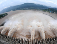 Le barrage des Trois Gorges affronte avec brio des crues intenses