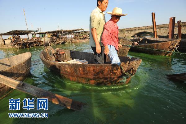 Les autorités environnementales de la province de l'Anhui (est) ont mis en garde contre un risque de prolifération d'algues bleues dans le lac Chaohu, le cinquième plus grand lac du pays. 5