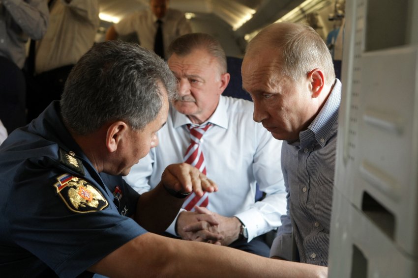 Vladimir Poutine pilote un bombardier d'eau 2