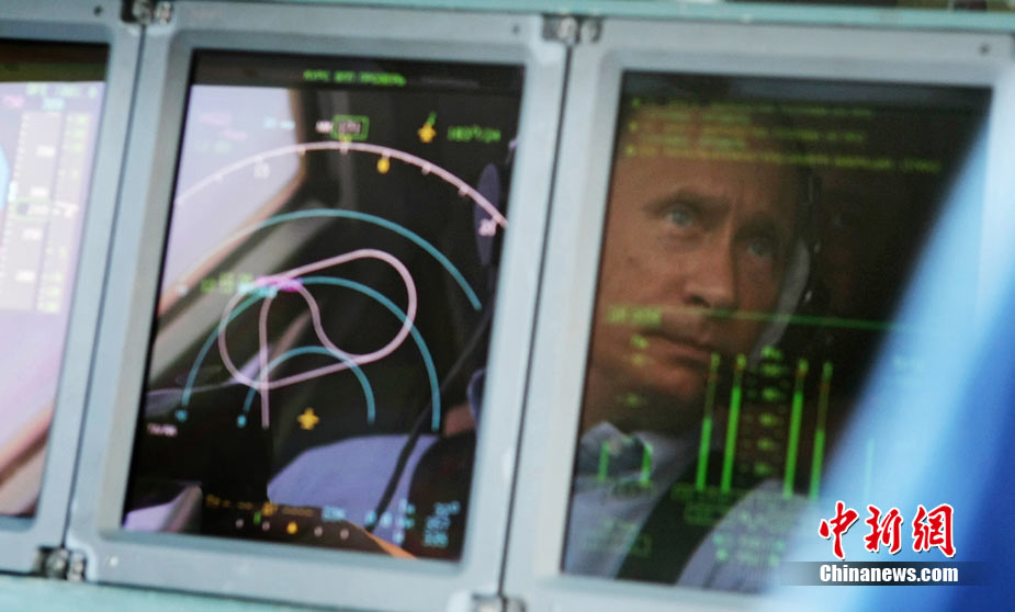 Vladimir Poutine pilote un bombardier d'eau 7