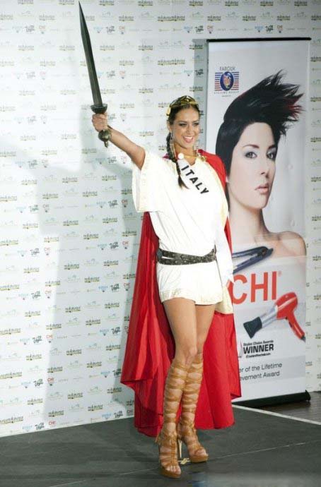 Concours Miss Univers 2010 : présentation des costumes nationaux