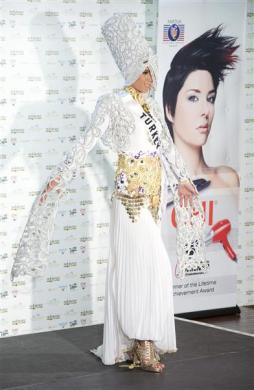 Concours Miss Univers 2010 : présentation des costumes nationaux