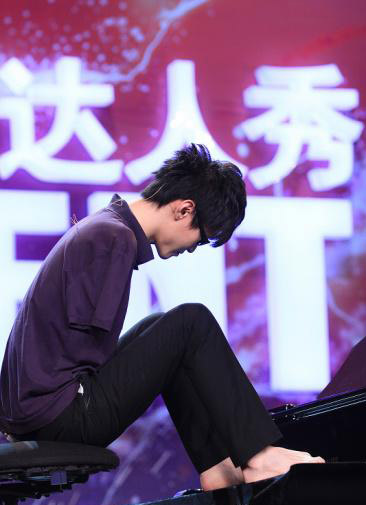 China's Got Talent : Liu Wei, un pianiste sans bras