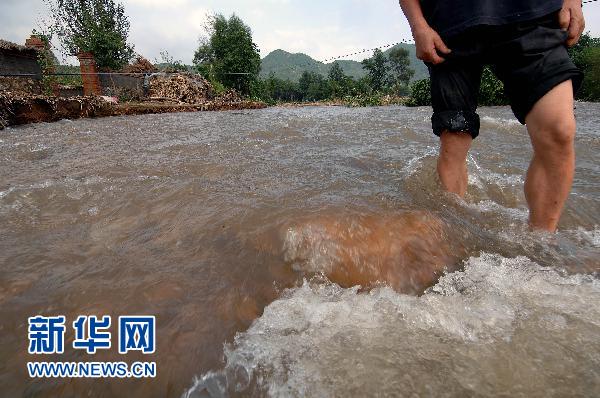 L&apos;autorité chinoise de contrôle des inondations appelle à redoubler d&apos;efforts pour contenir les inondations de la rivière Yalu