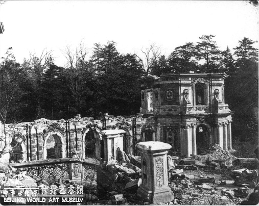 Exposition d&apos;anciennes photos du palais de Yuanmingyuan