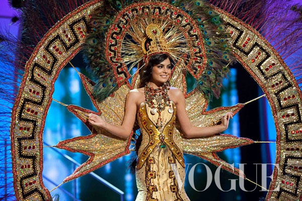 Concours Miss Univers 2010 : présentation des costumes nationaux