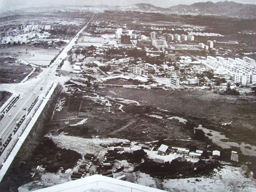 Début de la construction de la zone économique de Shenzhen dans les années 80. 