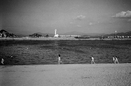 En 1992, la mer à Shekou. Aujourd'hui, de nombreux immeubles ont été construits ici.