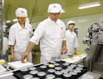 Le boulanger personnel du président Sarkozy en Chine pour faire des gâteaux de lune