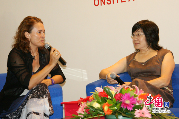 Les membres du jury, Caroline Puel et Meng Mei, dialoguent avec les lecteurs.