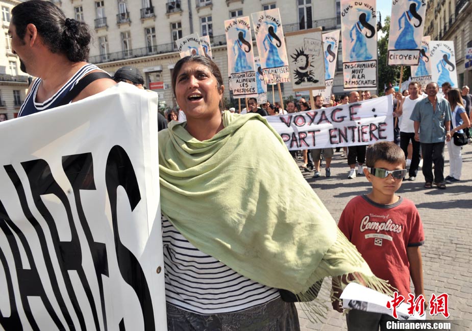 Manifestations en France et en Europe contre les politiques xénophobes du gouvernement français