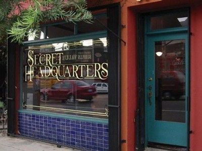 TOP 4:Los Angeles : Secret Headquarters Comic Bookstore 