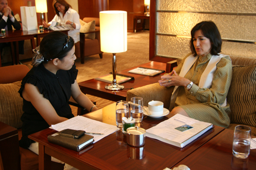 Huang Yehua interviewe la ministre de la culture espagnole.