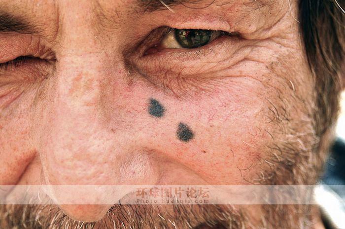 Divers tatouages des prisonniers