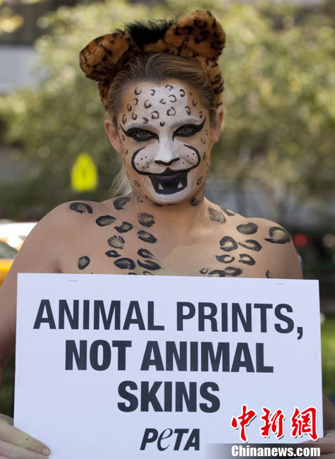 Semaine de la mode à New York : Manifestation anti-fourrure