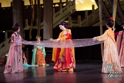 Les organisateurs de l'Expo ont organisé un spectacle gratuit de danses impériales de la dynastie des Tang.