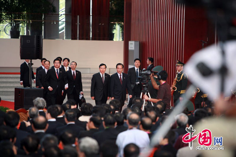 Expo 2010 : début de la journée du pavillon de la Chine