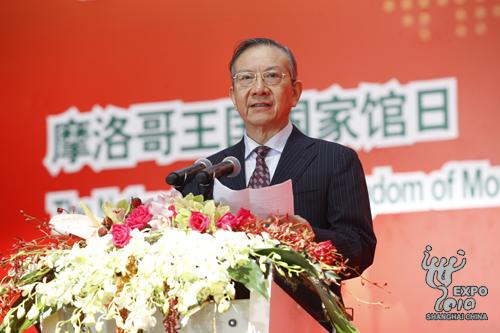 Le président du comité permanent du Congrès du peuple de Shanghai Liu Yungeng s'exprime lors de la cérémonie.
