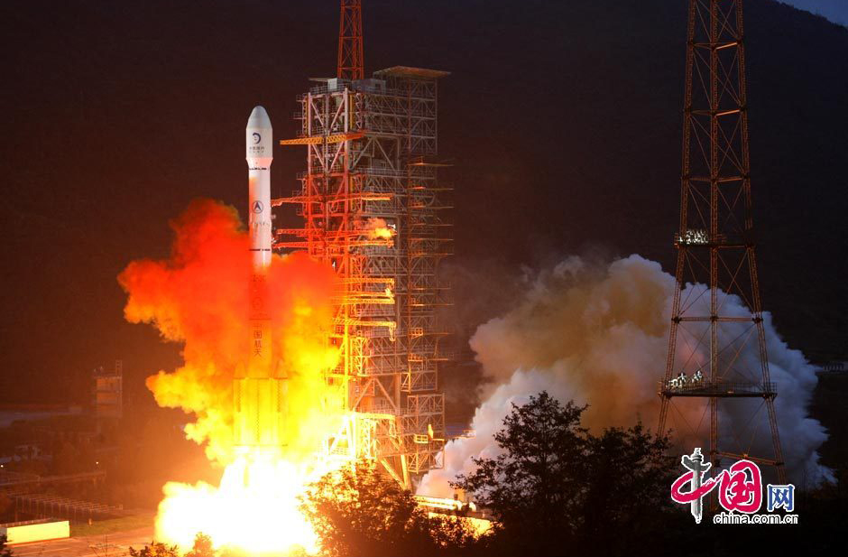 Le 1er octobre à 18:59:57, Chang'e II a été lancée par la fusée porteuse Longue Marche 3C depuis la tour de lancement N.2 du Centre de lancement de satellites de Xichang, dans la province du Sichuan (sud-ouest).