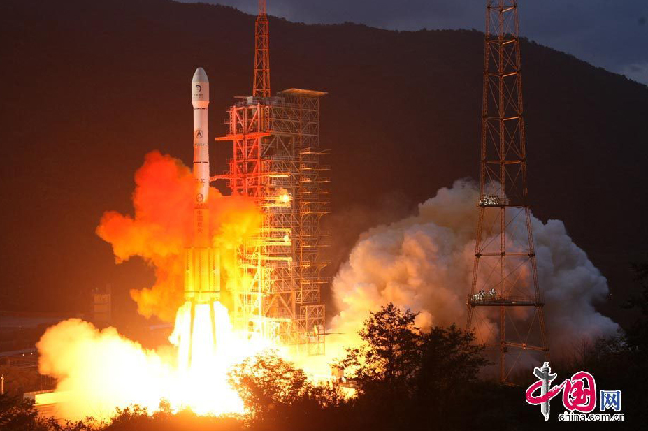 Le 1er octobre à 18:59:57, Chang'e II a été lancée par la fusée porteuse Longue Marche 3C depuis la tour de lancement N.2 du Centre de lancement de satellites de Xichang, dans la province du Sichuan (sud-ouest).