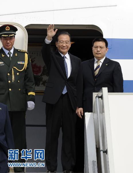 Le PM chinois arrive à Athènes pour une visite officielle de trois jours