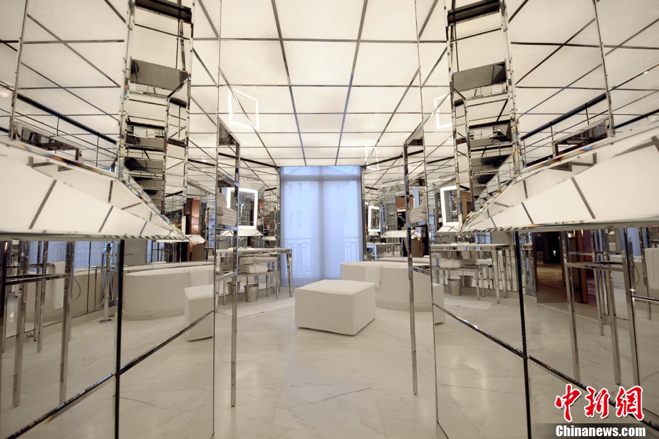 Réouverture de l&apos;hôtel de luxe Royal Monceau signé Philippe Starck